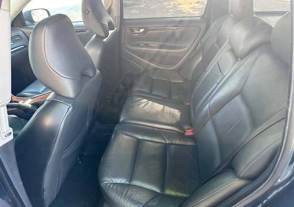 Volvo V70 cena 23900 przebieg: 240000, rok produkcji 2007 z Okonek małe 781